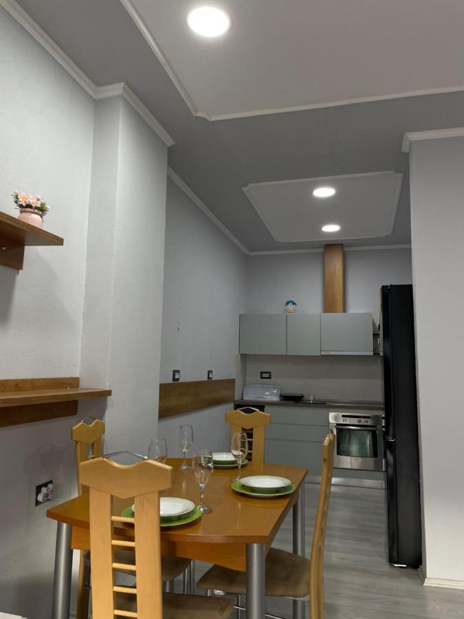 Appartement Stone City Apartament à Gjirokastër Extérieur photo